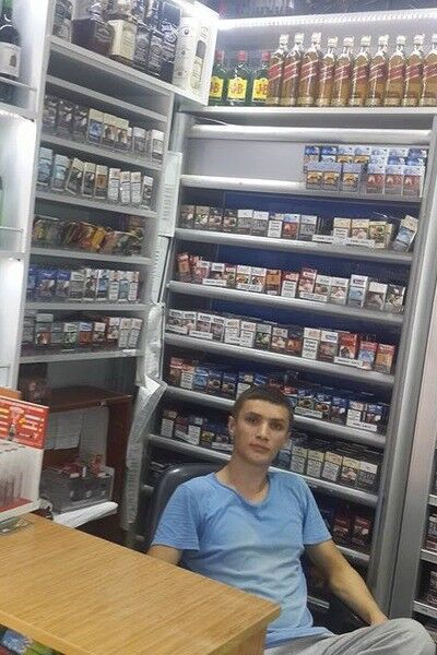  ,   Janik, 32 ,   ,   , c 