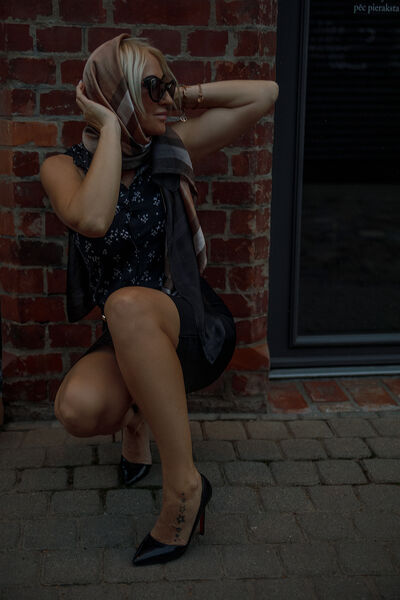  ,   Anna, 37 ,   c 