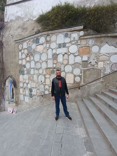  ,   Valentin, 42 ,   c 