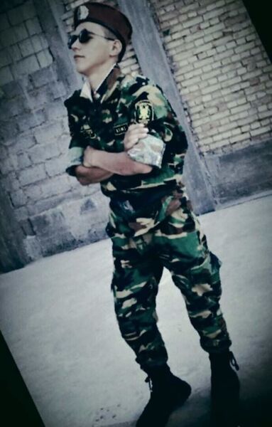  ,   Sacha, 24 ,   ,   
