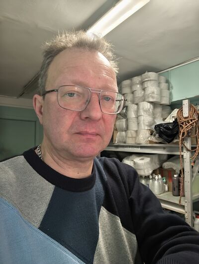  ,   Yury, 52 ,   ,   