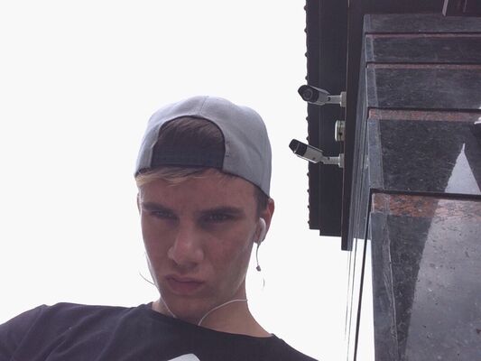  ,   Tvoumalchik, 26 ,   ,   , c 