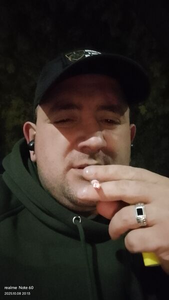  ,   Kiril, 32 ,   ,   , c , 