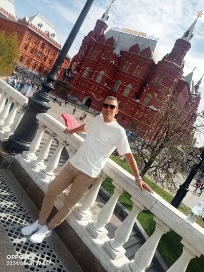  ,   Tristane, 40 ,   ,   