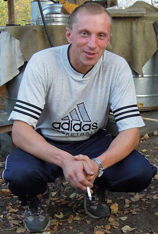  8906214  , 49 ,    -