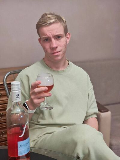  ,   Nikita, 20 ,   ,   