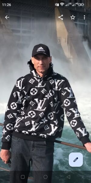  ,   Andrei, 42 ,     , c 