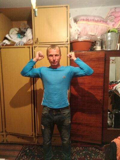  ,   Mihai, 32 ,     , c 