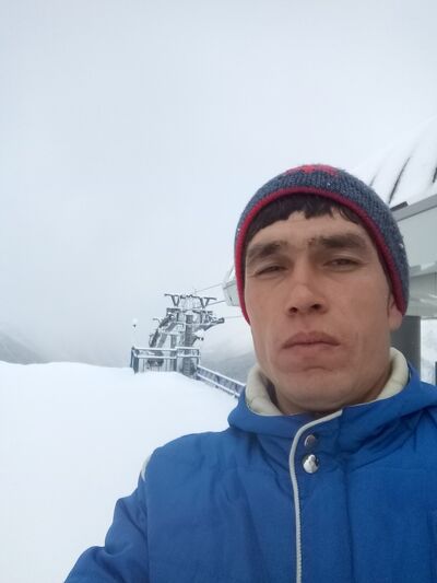  ,   Hakimjon, 40 ,   