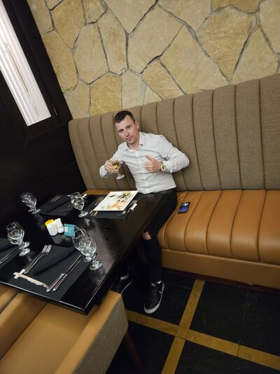  Croydon,   Grigore, 37 ,   ,   
