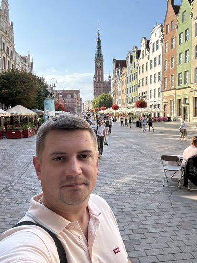  ,   Aliaksei, 35 ,   ,   , c 