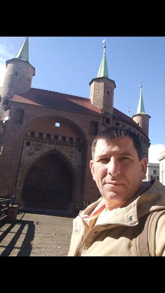  ,   Sasza, 54 ,  