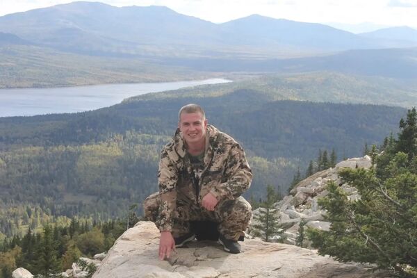  ,   Denis, 42 ,   ,   , c 
