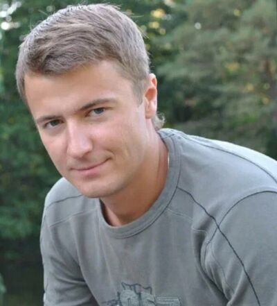  ,   Viktor, 46 ,   ,   