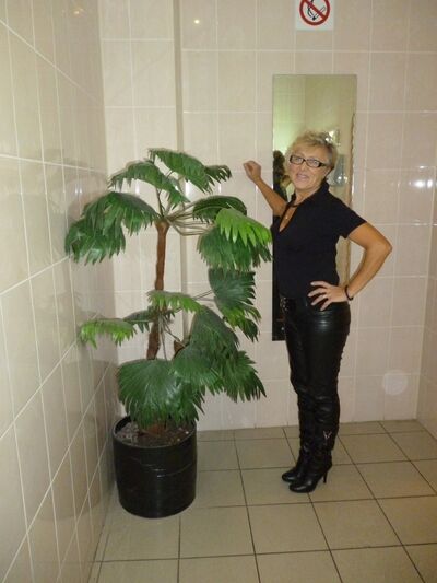  ,   Nina, 64 ,   c , 