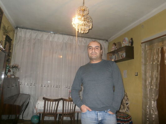  ,   Vaniko, 43 ,   