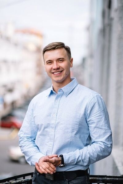  ,   Maxim, 25 ,   