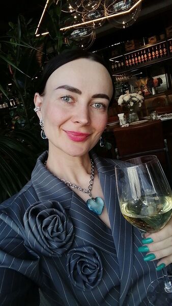  ,   Nadine, 37 ,   ,   