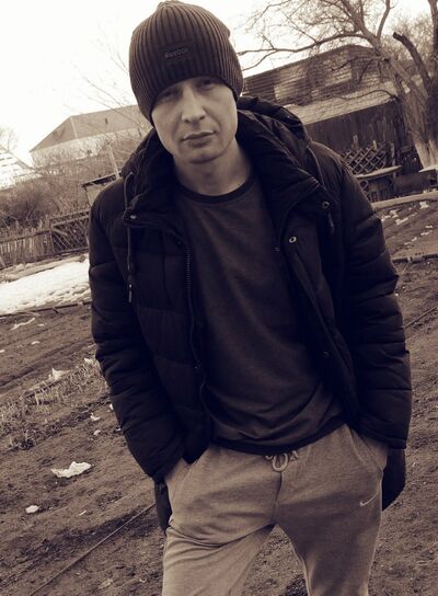  ,   Alex, 37 ,   
