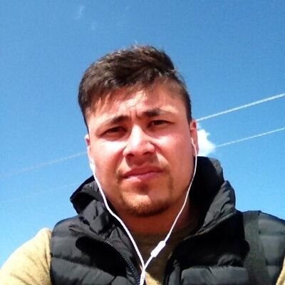 ,   Bob, 32 ,   ,   , c , 