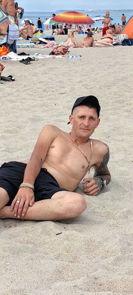  ,   Artem, 30 ,   ,   , c 