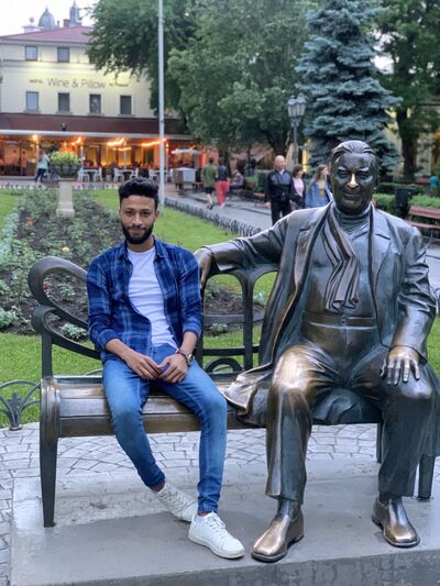  ,   Hussein, 25 ,   ,   , c , 