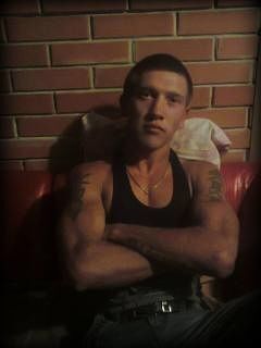  18505984  Konstantin, 35 ,    