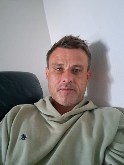  Stolzenau,   Denis, 43 ,   ,   