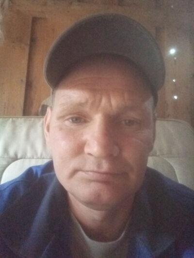  ,   Mihail, 42 ,   c 
