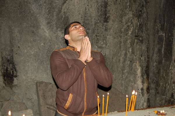  ,   Armen, 45 ,     , c 