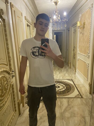  ,   Edmon, 19 ,   ,   