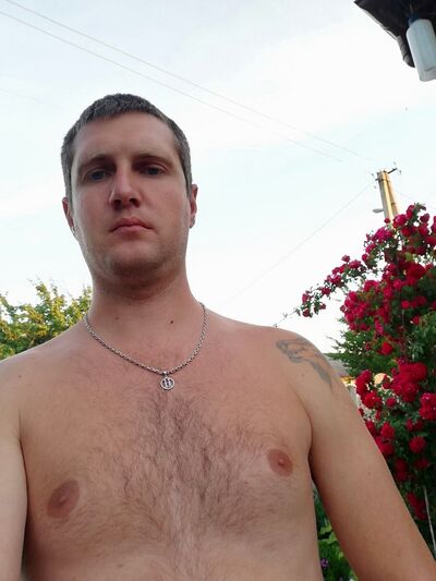  ,   Oleg, 37 ,   