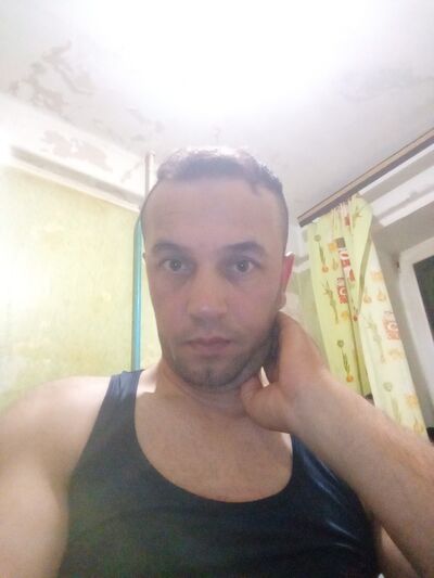  -,   Ali, 40 ,   ,   