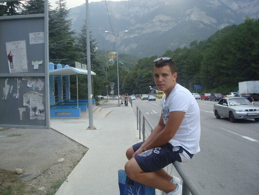  ,   Vlad, 29 ,   