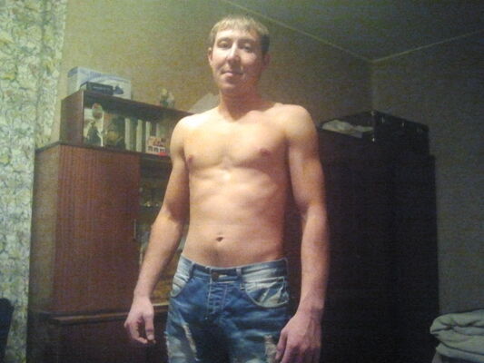  ,   Robert, 33 ,   