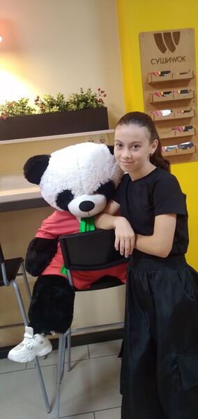  ,   Melena, 19 ,   ,   , c , 