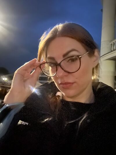  ,   Yana, 32 ,  