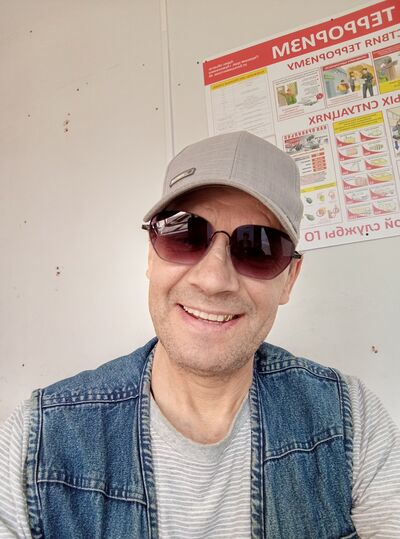  ,   Dmitrij, 58 ,   c 