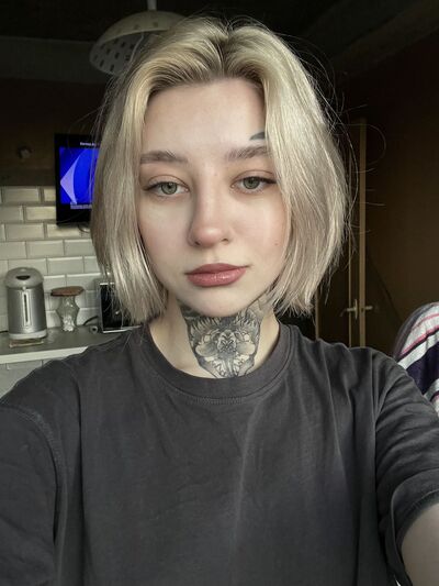  -,   Anna, 22 ,   ,   
