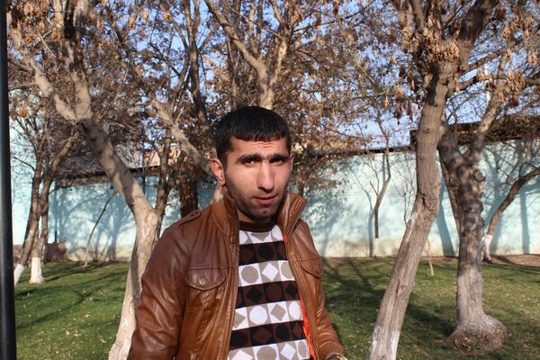  ,   Armen, 37 ,   ,   , c 