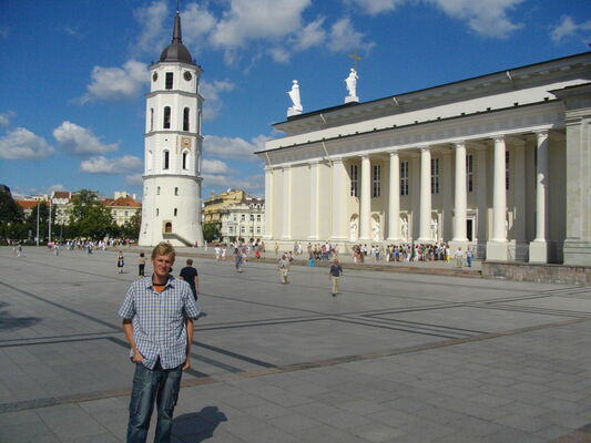  ,   Anatoly, 51 ,   ,   , c , 