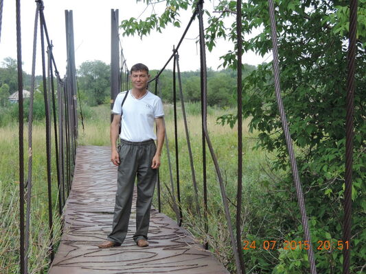  ,   Viktor, 49 ,     , c 