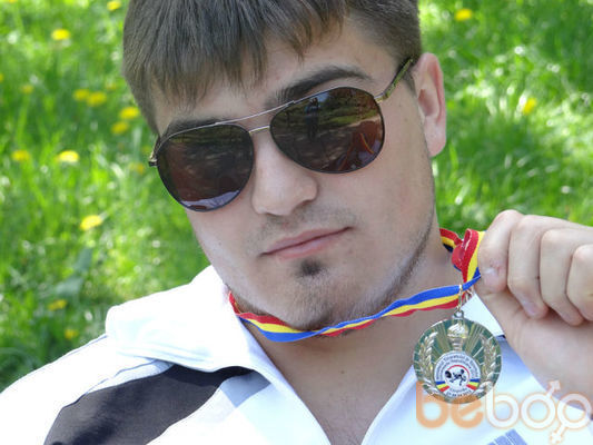  ,   Valik, 32 ,  