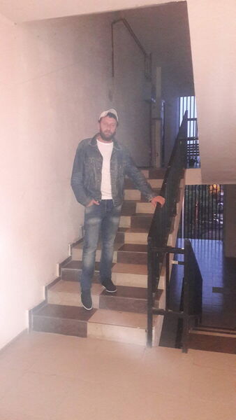  ,   Zviad, 37 ,   ,   , c 
