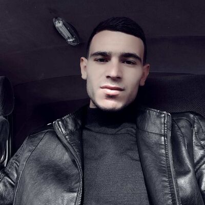  ,   Hovo, 28 ,   ,   