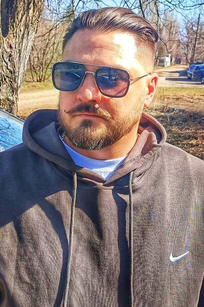 ,   Sam, 39 ,   ,   