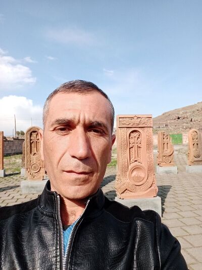  ,   Armen, 43 ,   ,   