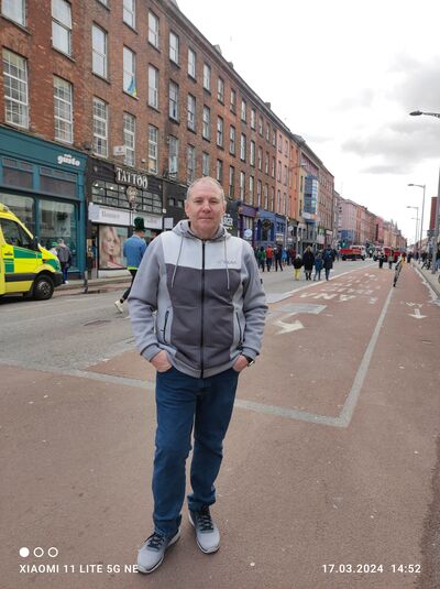  An Caislean Nua,   Viktor, 63 ,   c , 