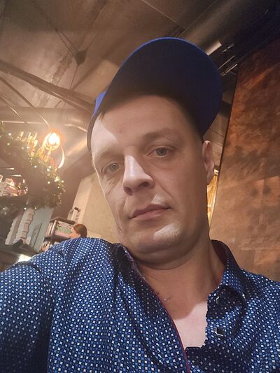  ,   Mikhail, 41 ,   c 