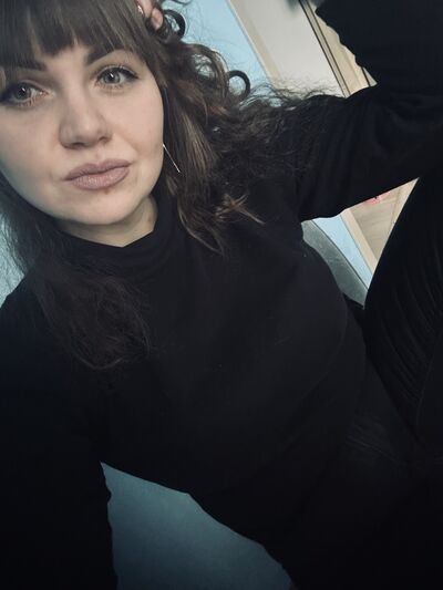  ,   MorosQueen, 32 ,   c 
